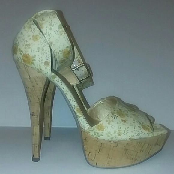 Luichiny size 7 Jus Tina cork heels - Picture 2 of 5